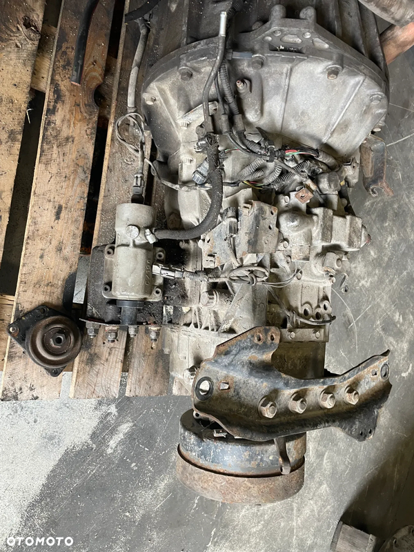 Mitsubishi Fuso Cater skrzynia biegow M036S6 C0201