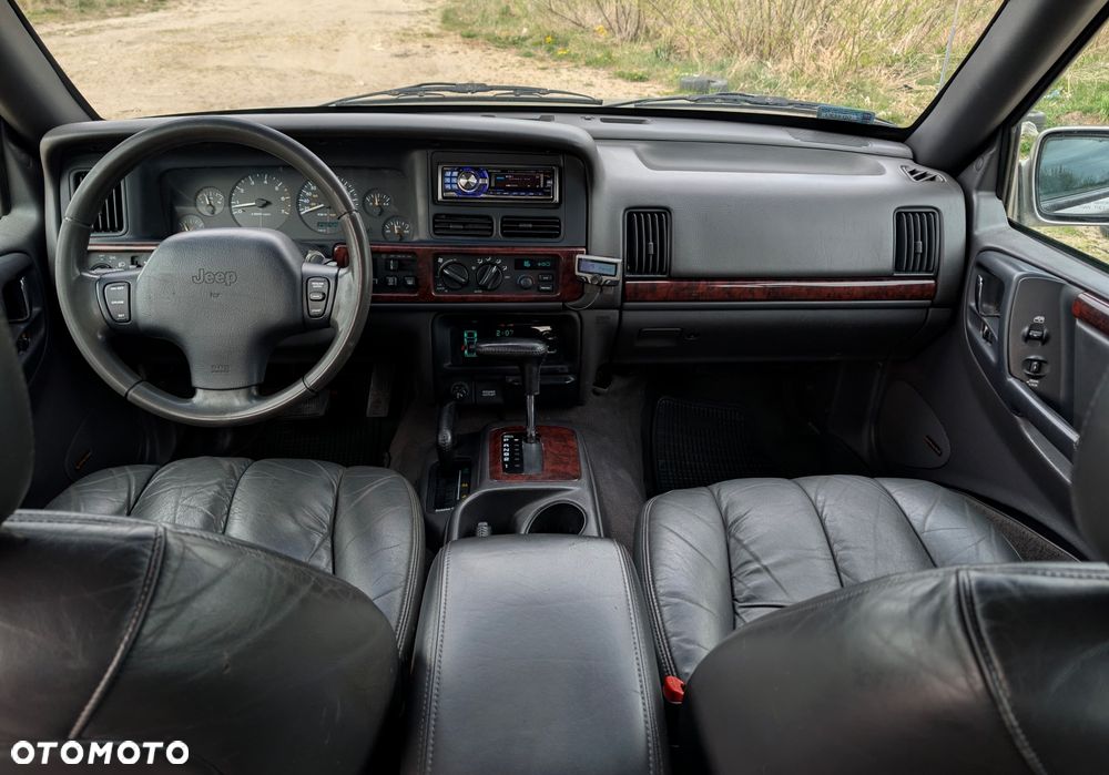 Jeep Grand Cherokee 5.9 Limited - 29