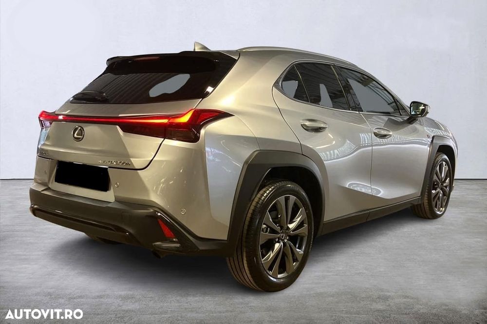Lexus UX 300h (E-FOUR) F SPORT - 8