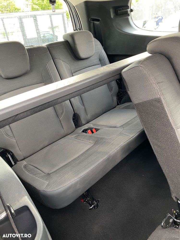 Dacia Lodgy 1.6 Laureate - 9