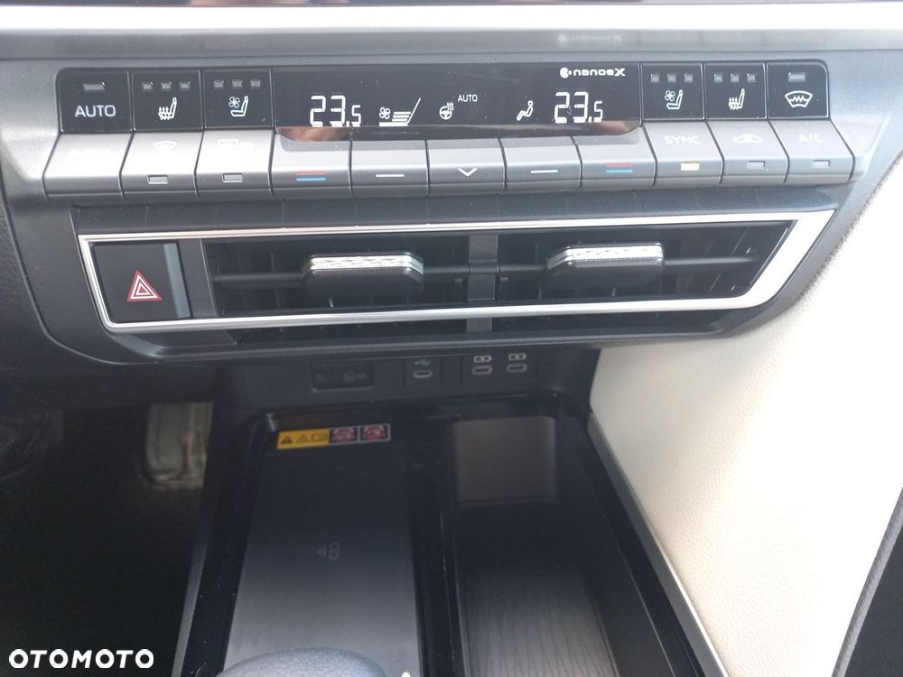 Toyota Camry - 26