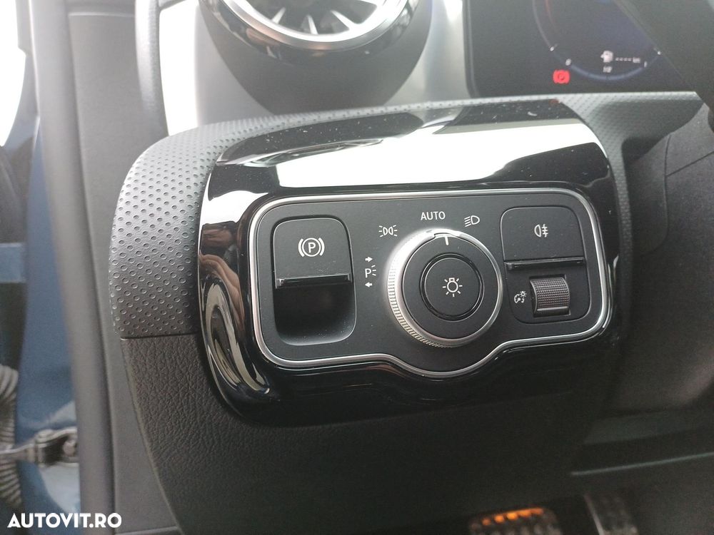 Mercedes-Benz CLA 250 e Coupe - 11