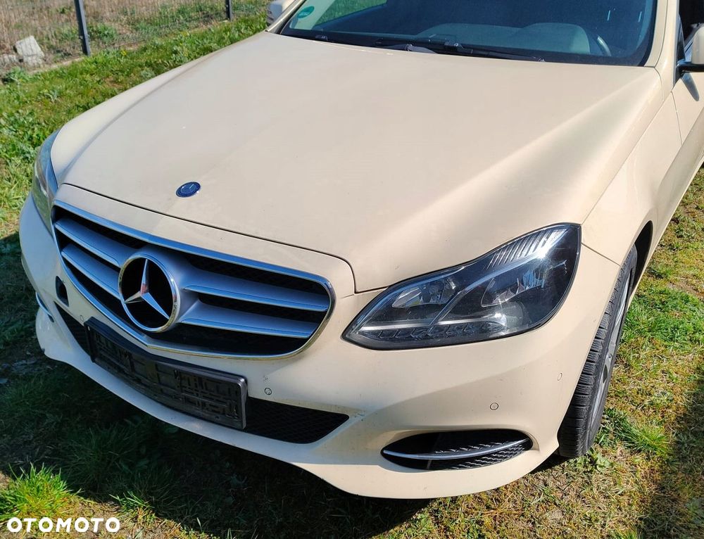 MERCEDES W212 LIFT PRZÓD BŁOTNIKI PAS LAMPY MASKA - 1