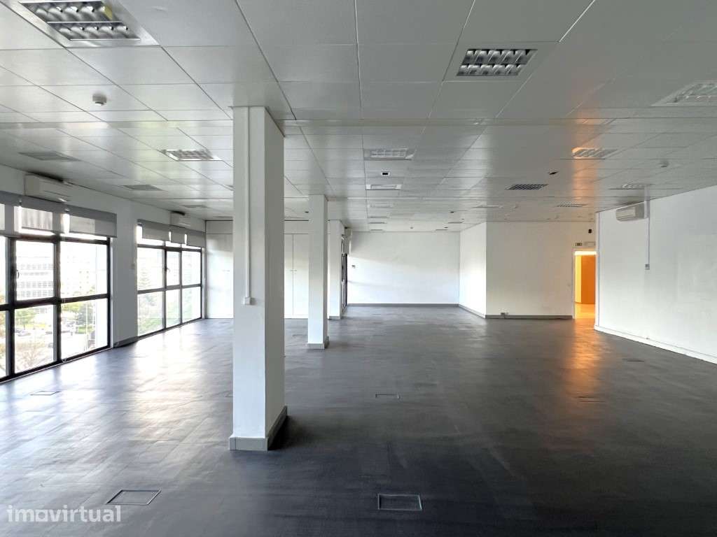 Escritório para arrendamento em Miraflores com 876 m2 - Grande imagem: 3/12