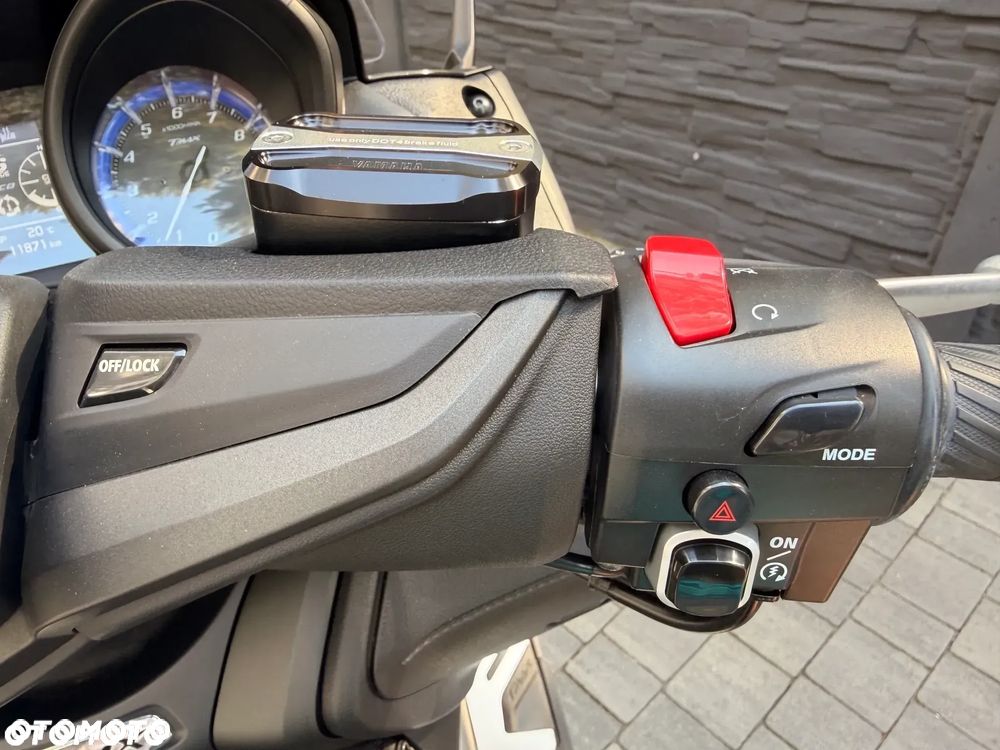 Yamaha Tmax - 20