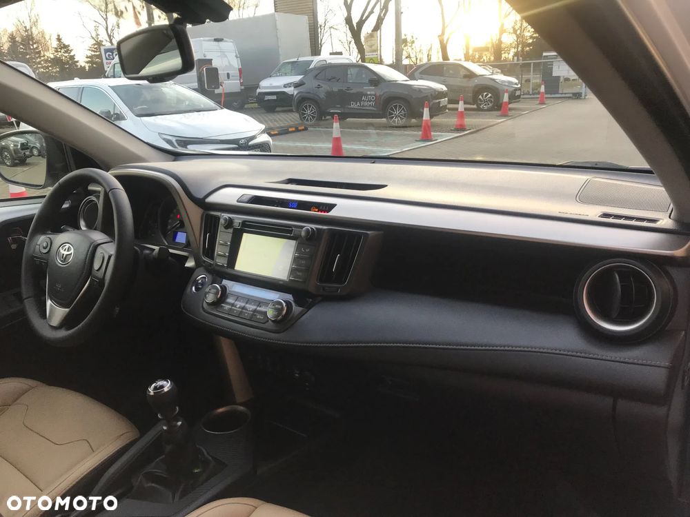 Toyota RAV4 2.0 D-4D Premium - 22