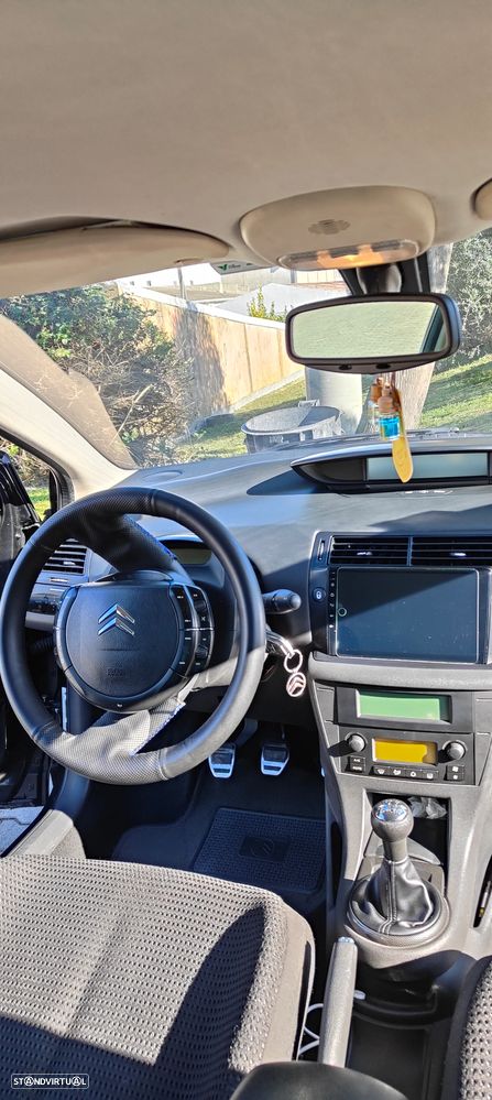 Citroën C4 1.6 HDi 110 Exclusive - 9