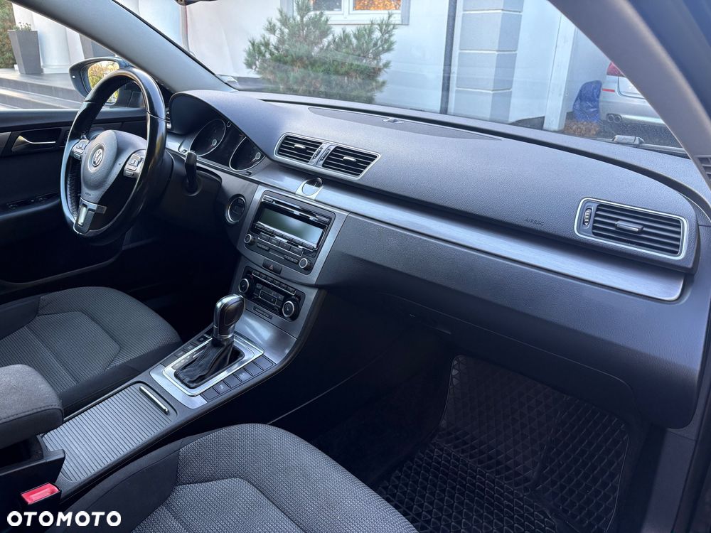 Volkswagen Passat 2.0 TDI Comfortline DSG - 9