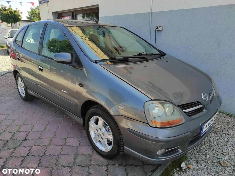 Nissan Almera Tino - 8