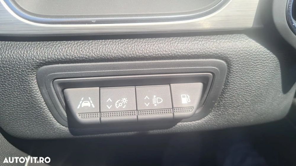 Renault Captur PHEV 160 Engineered - 16