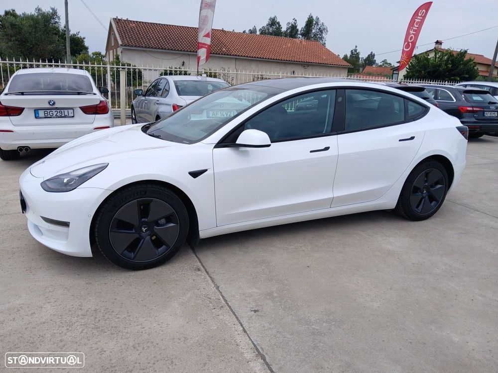 Tesla Model 3 - 4
