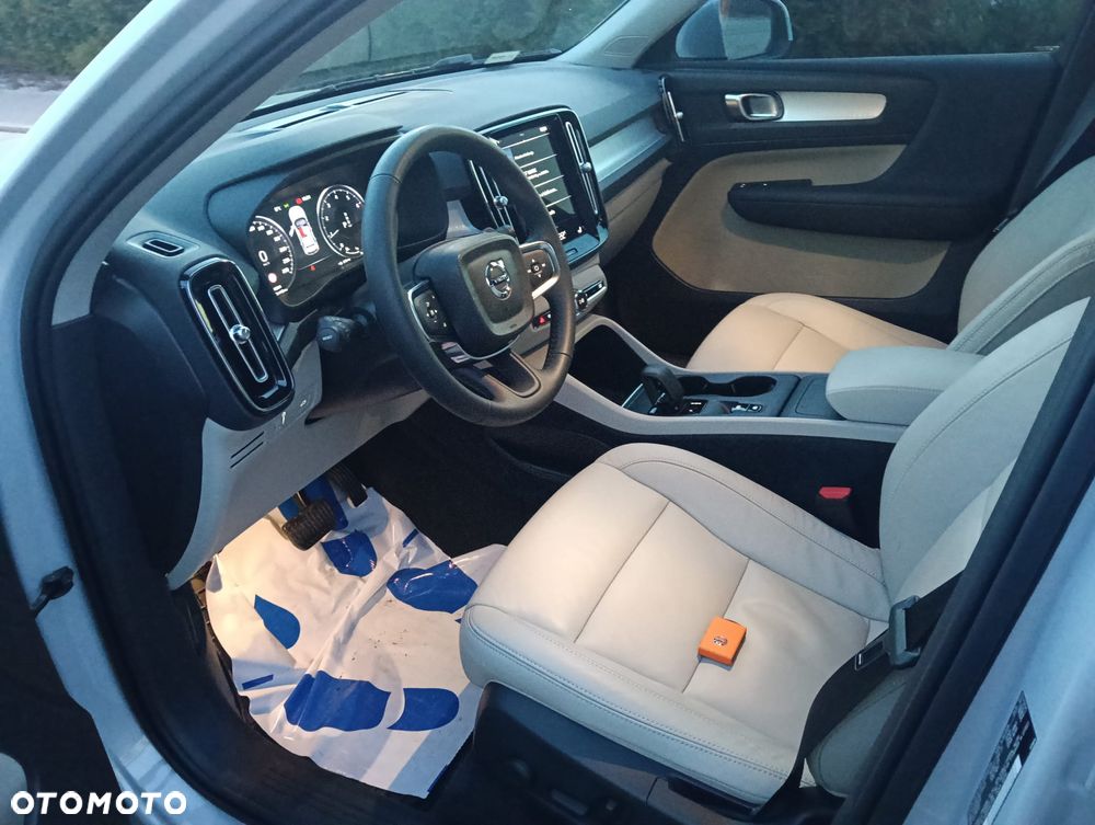 Volvo XC 40 T5 AWD Geartronic Momentum - 20