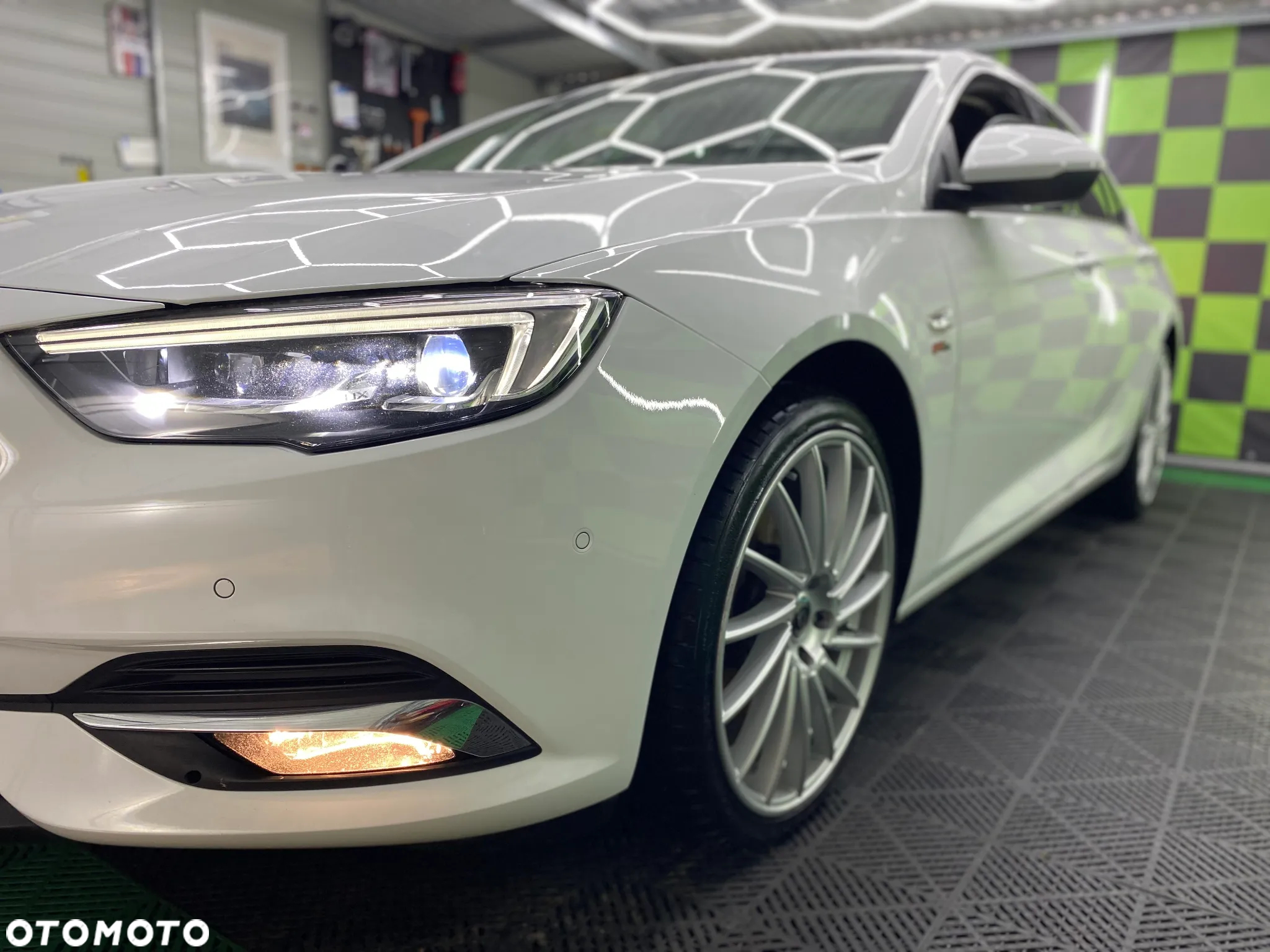Opel Insignia - 30
