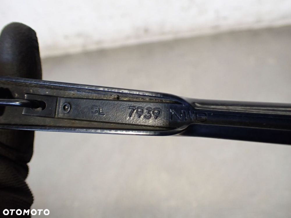 RAMIĘ WYCIERACZKI PRZÓD PRAWE SUBARU IMPREZA 1.5 - 5