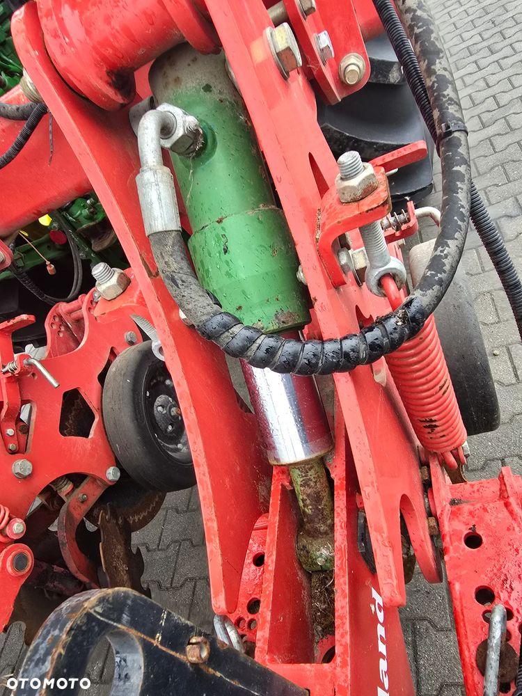 Kverneland Kultistrip F - 11