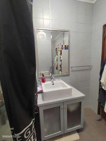 Vende-se T2 Alhandra com lugar de garagem e arrecadação - Grande imagem: 4/12