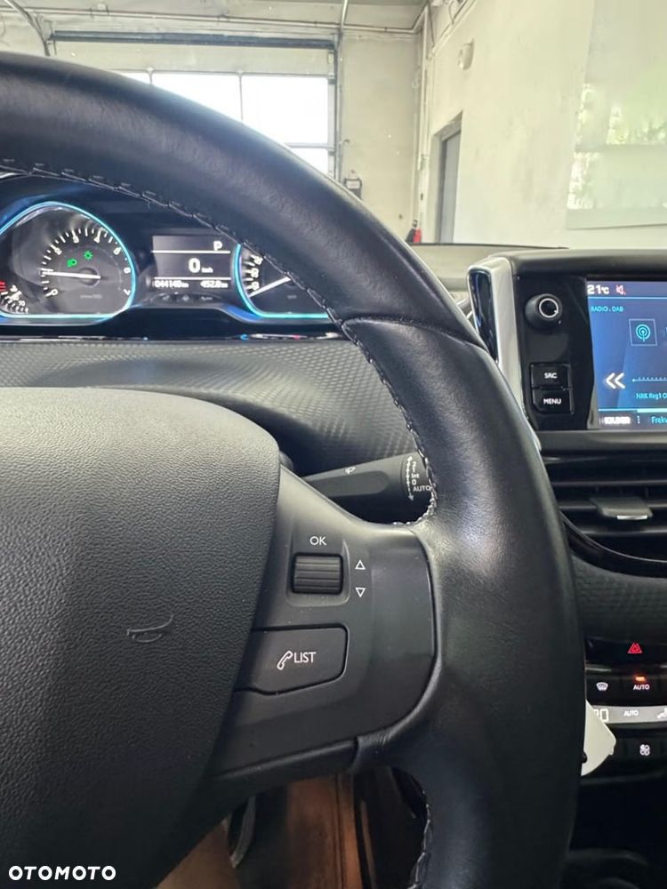 Peugeot 2008 1.2 Pure Tech Allure S&S EAT6 - 16