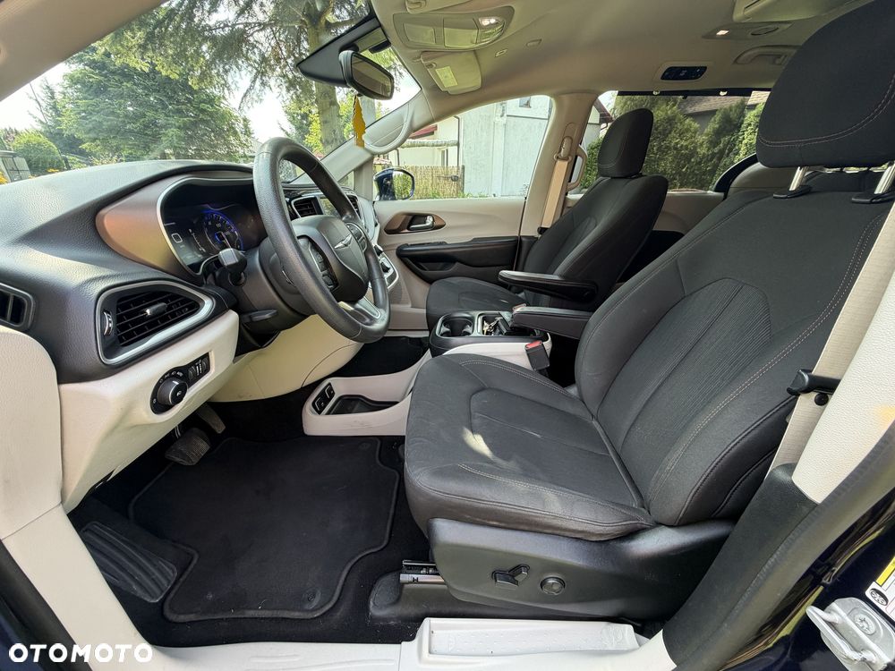 Chrysler Pacifica - 19