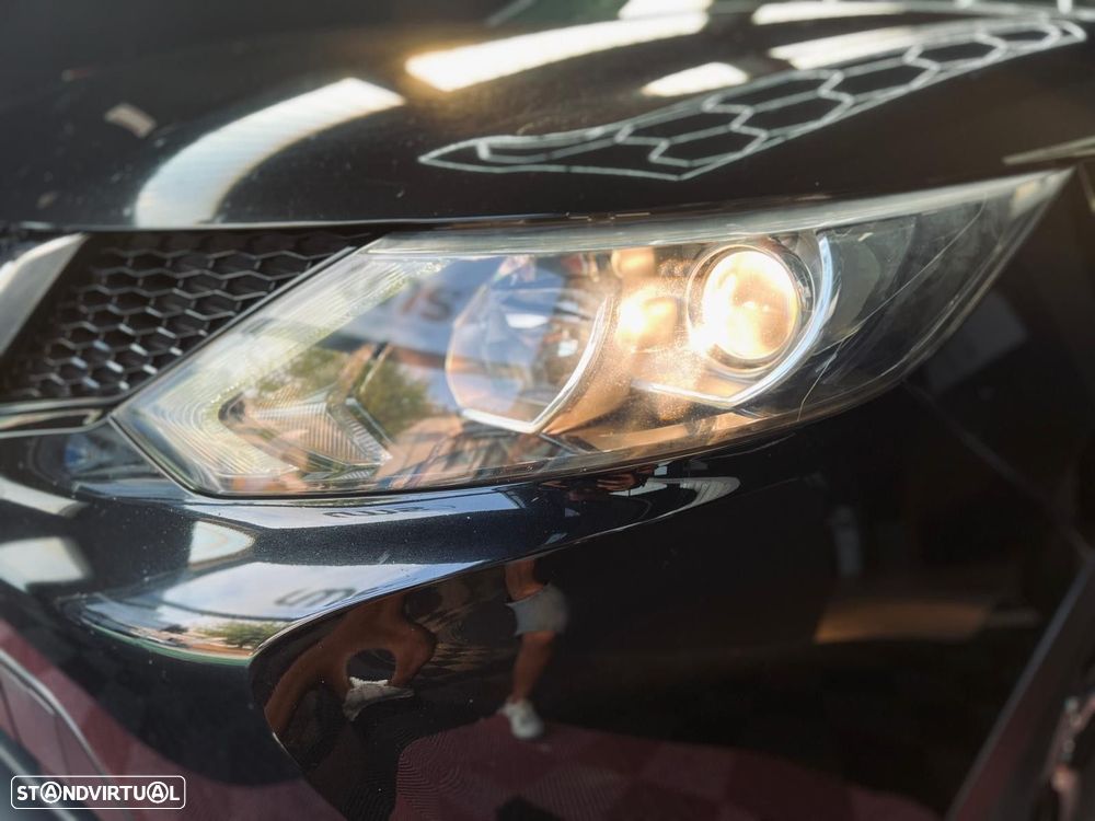 Nissan Qashqai 1.5 dCi N-Connecta 18 - 8