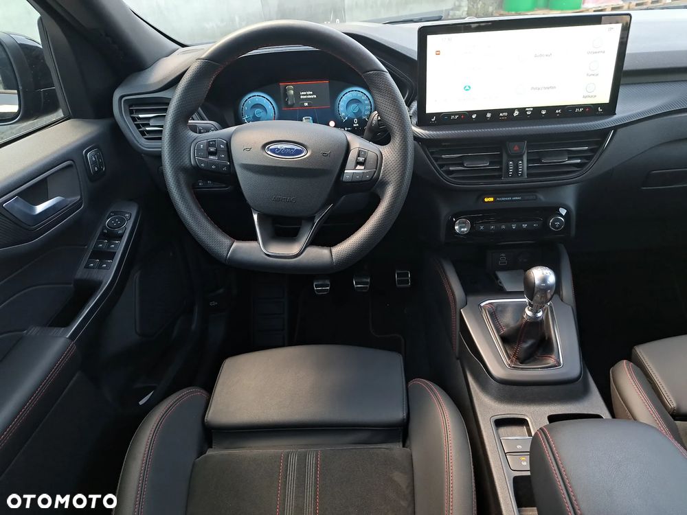 Ford Kuga 1.5 EcoBoost FWD ST-Line X - 11