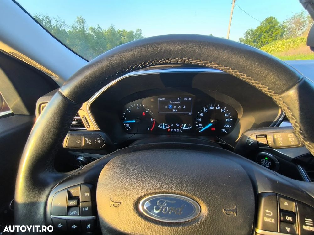 Ford Kuga 1.5 EcoBlue A8 FWD Titanium - 10