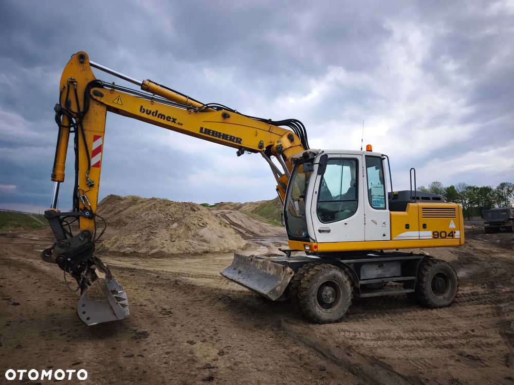 Liebherr A904C - 6