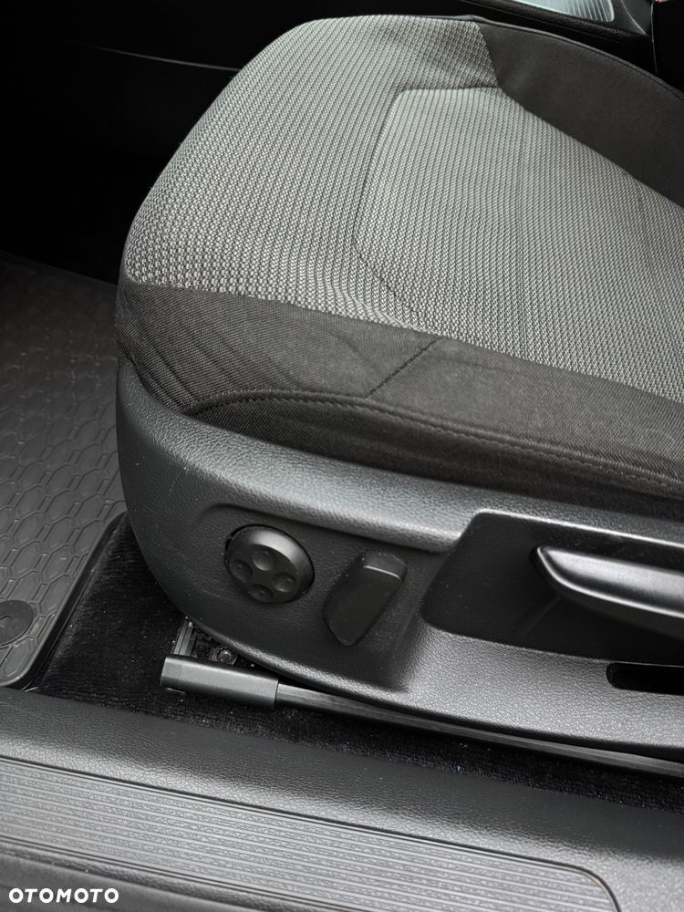 Volkswagen Passat Variant 1.6 TDI DPF BlueMotion Technology Comfortline - 26