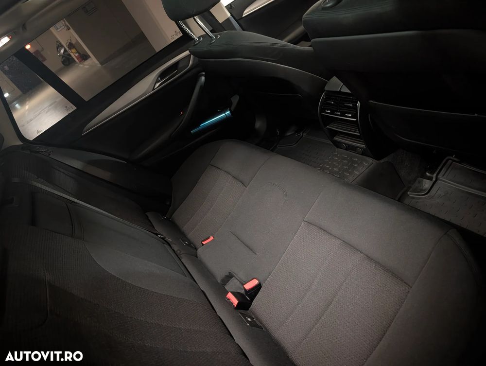 BMW Seria 5 520d xDrive Touring Aut. - 9