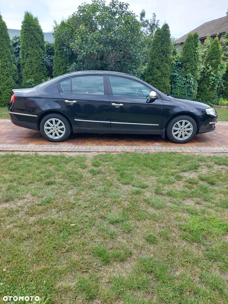 Volkswagen Passat 1.6 FSI Comfortline - 3
