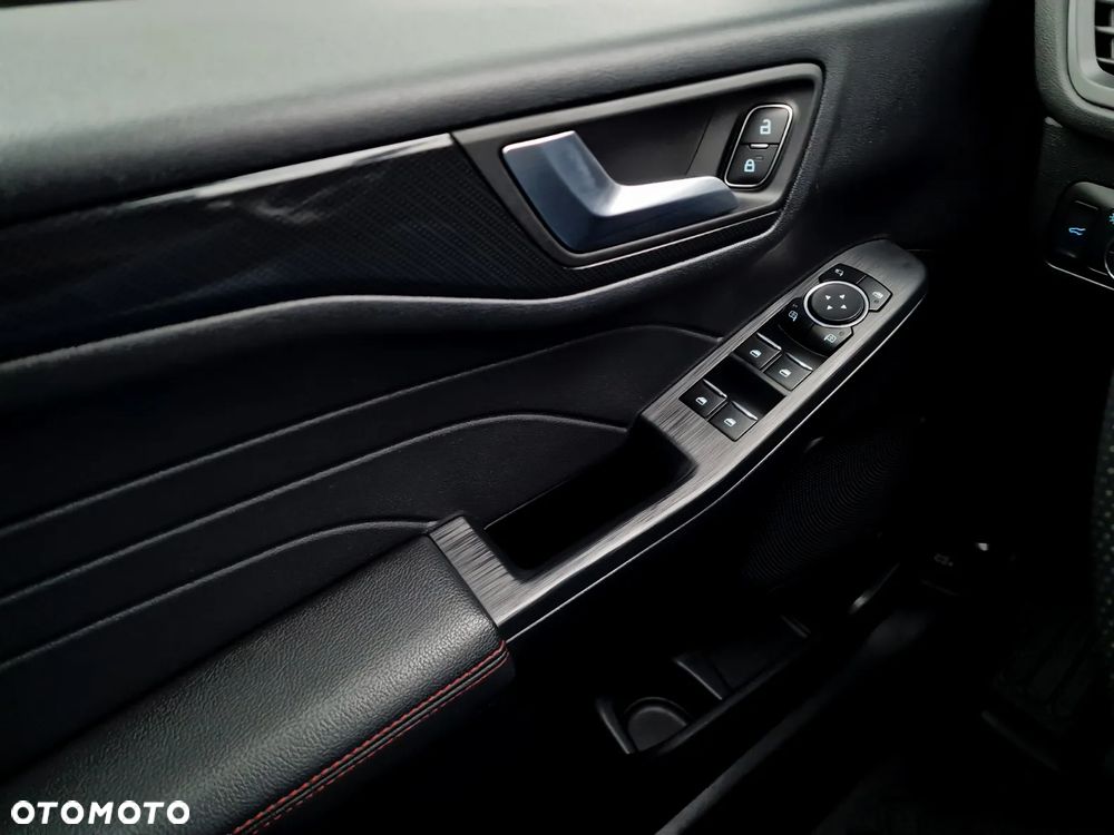 Ford Kuga 1.5 EcoBoost FWD ST-Line X - 18