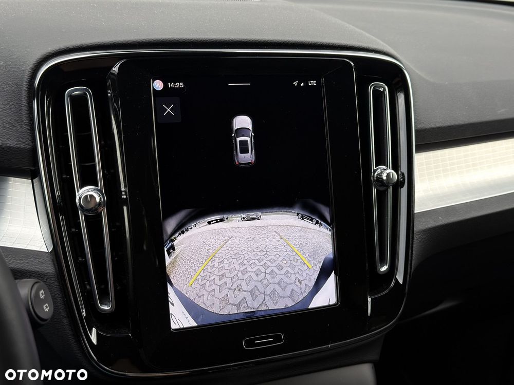 Volvo XC 40 - 25