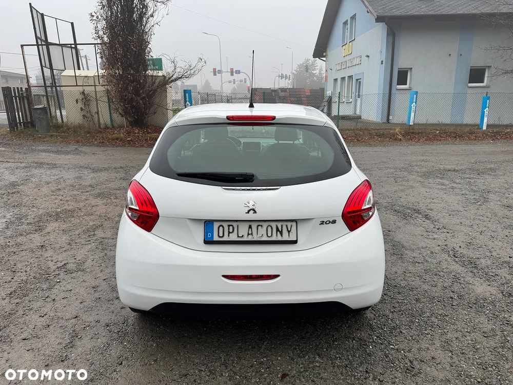 Peugeot 208 - 11