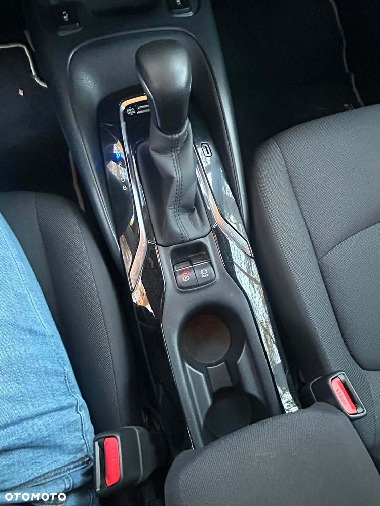 Toyota Corolla 1.8 Hybrid Comfort - 23