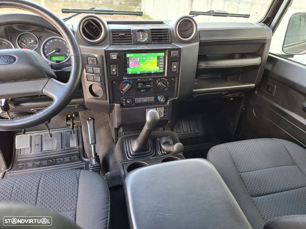 Land Rover Defender - 6