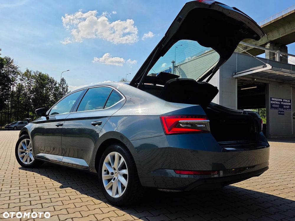 Skoda Superb 2.0 TSI Ambition DSG - 17