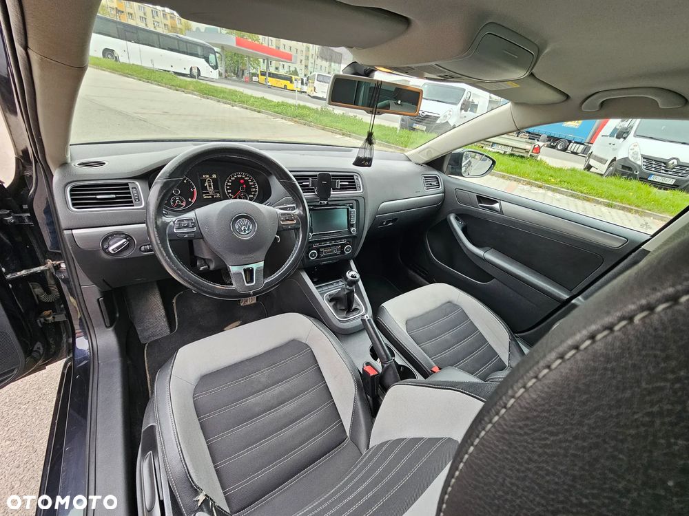 Volkswagen Jetta 1.6 TDI DPF Highline - 16