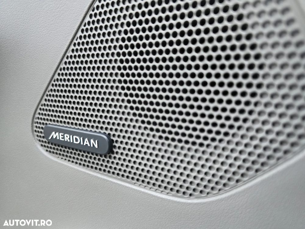 Jaguar F-Pace 30t AWD Portfolio - 20