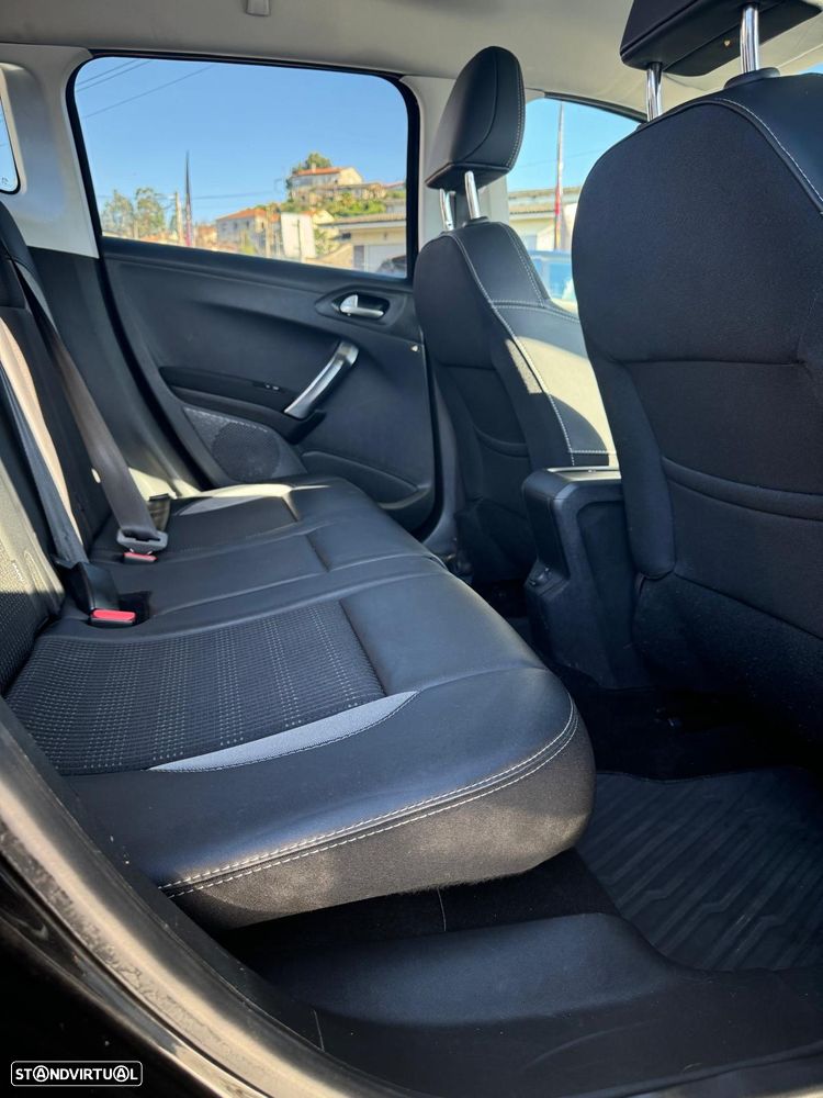 Peugeot 2008 PureTech 130 Allure - 11