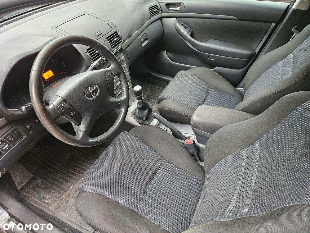 Toyota Avensis 2.2 D-4D Sol Plus - 16