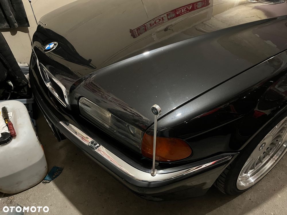 BMW Seria 7 - 11