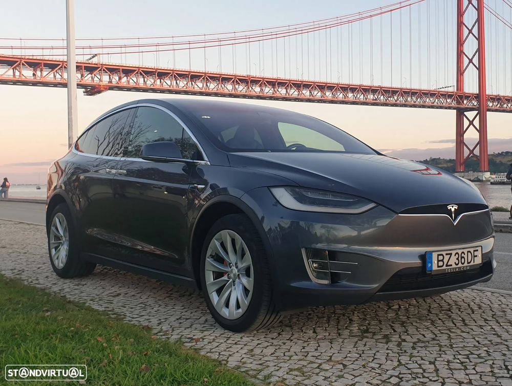 Tesla Model X - 2