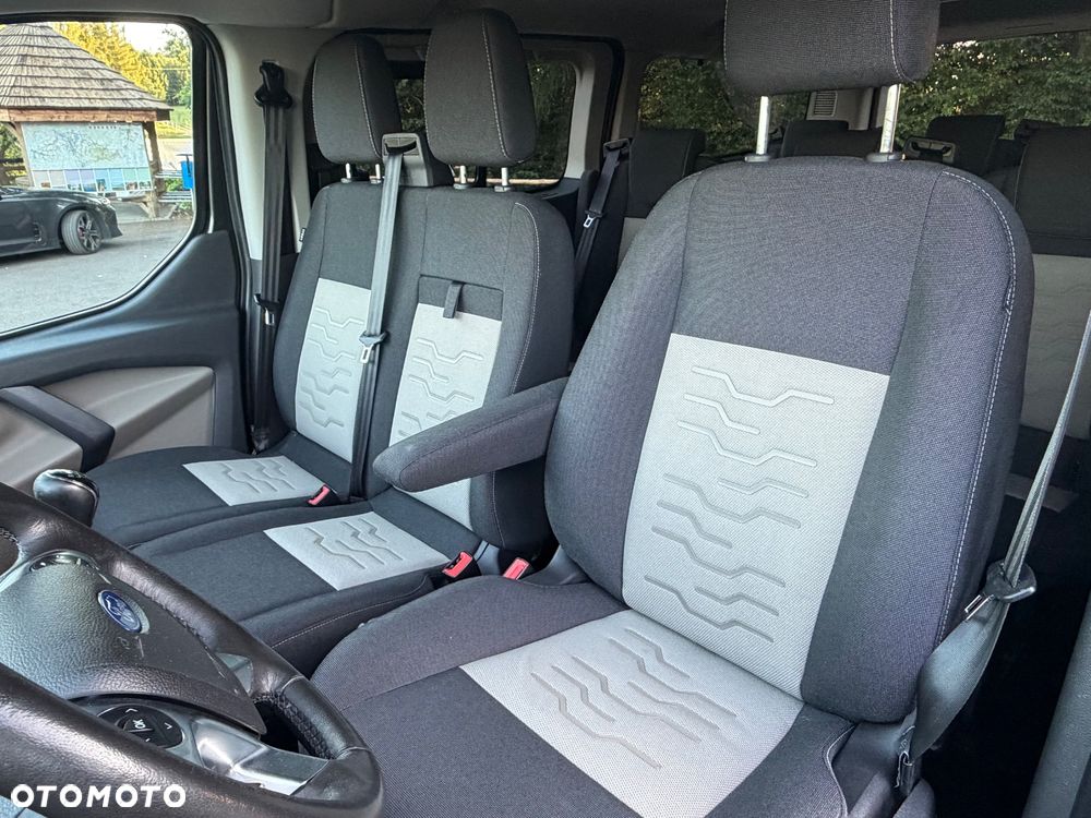 Ford Tourneo Custom - 13
