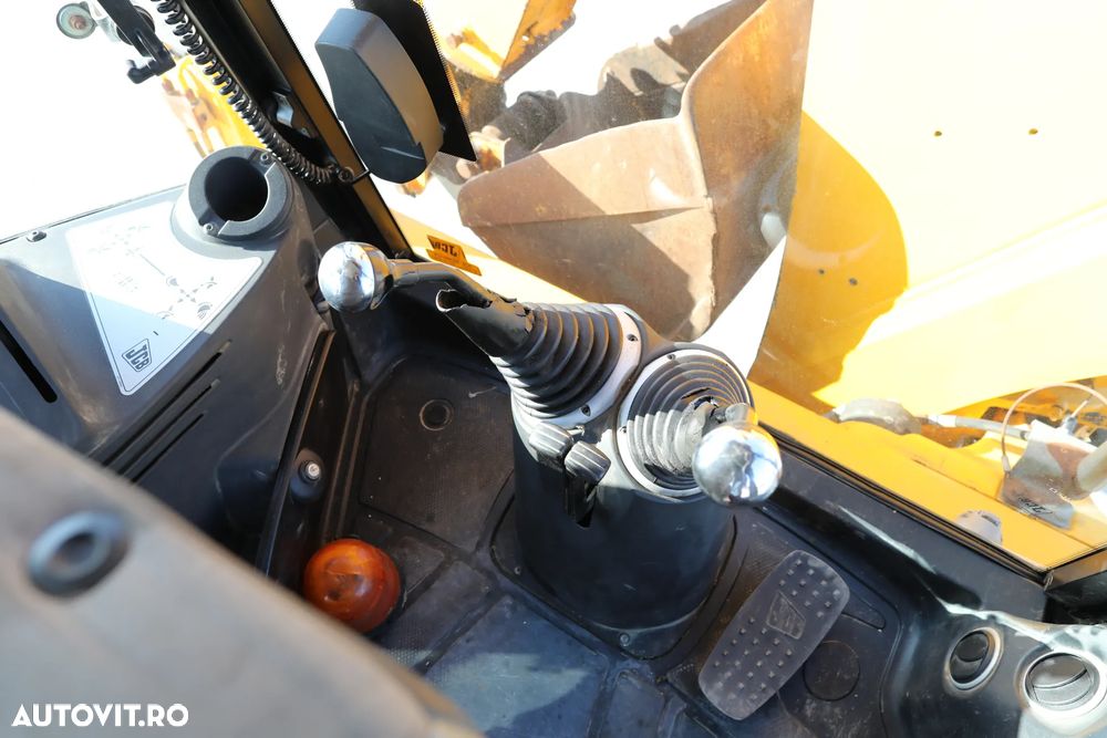 JCB 3CX 4T - 14