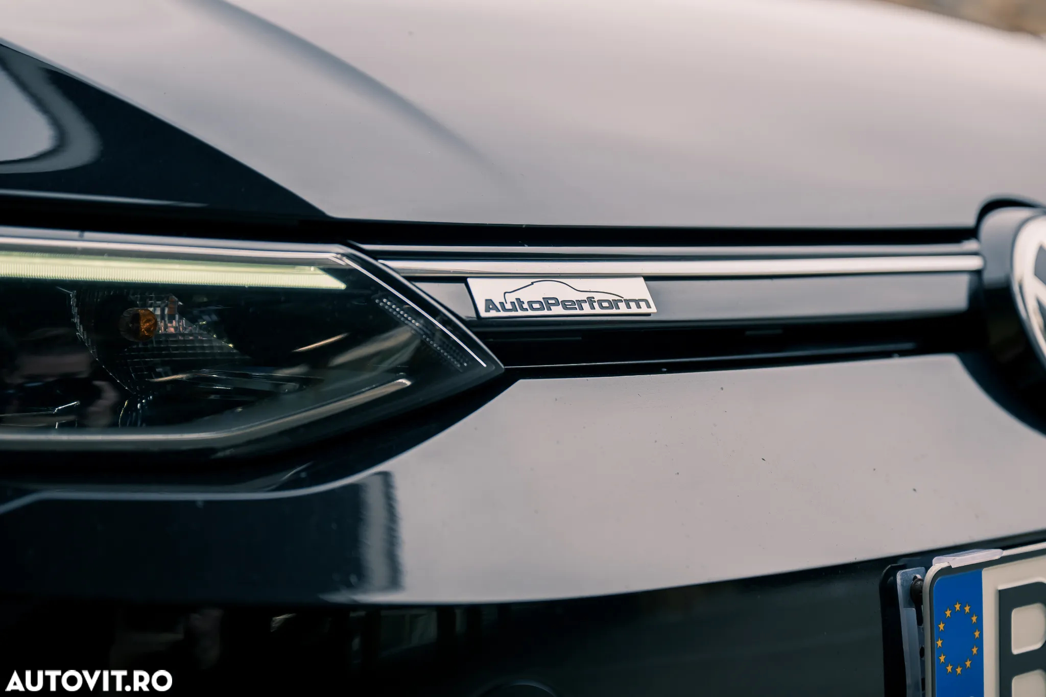 Volkswagen Golf - 6