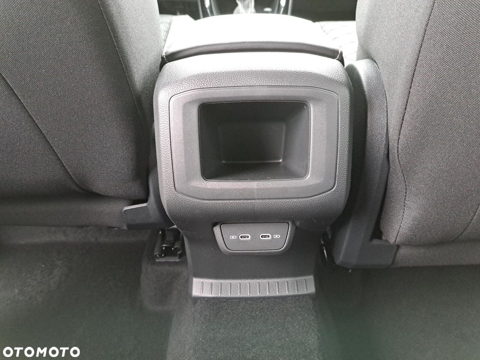 Volkswagen T-Cross 1.0 TSI R-Line Plus DSG - 18
