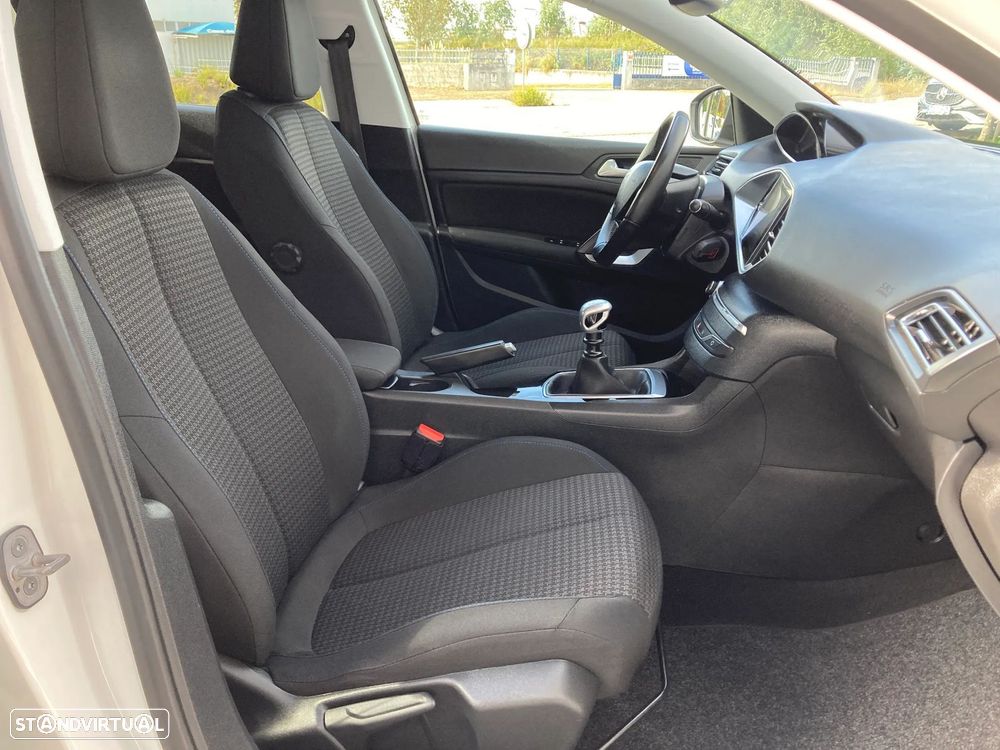 Peugeot 308 1.2 PureTech Style - 29