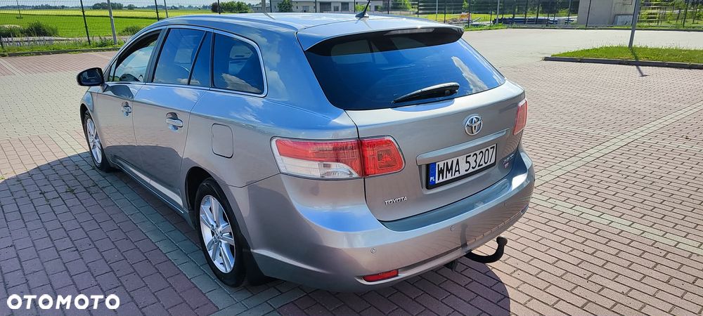 Toyota Avensis 2.0 D-4D - 9