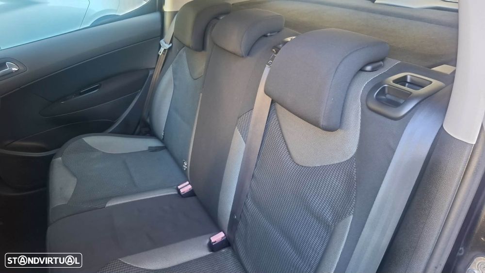 Peugeot 308 1.6 HDi Premium - 17