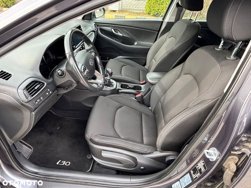 Hyundai i30 blue Kombi 1.4 Classic Navigation - 21