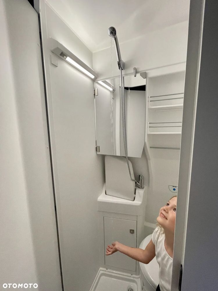 Volkswagen Grand California - 31